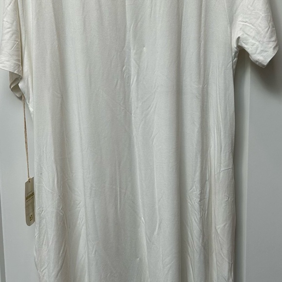 White dress - Picture 2 of 4